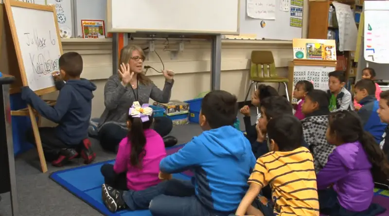 Inside America's Quiet Bilingual Revolution: How Spanish-English Schools Are Outperforming Their English-Only Peers