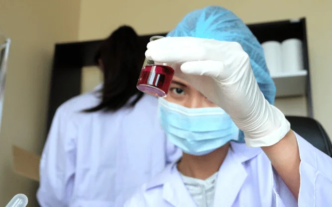 America's Latest Health Panic Over 'Vaccinated Blood' Is Completely Unfounded. Here's What the Science Actually Says.