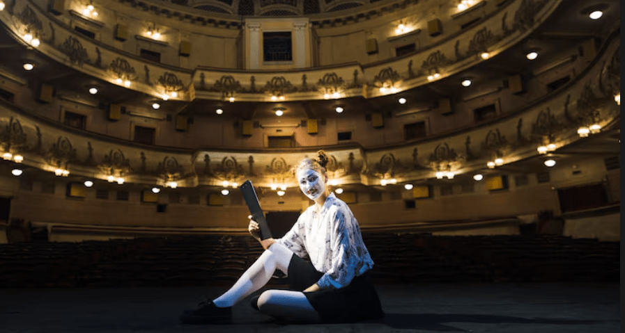 The London Bilingual Theater Renaissance