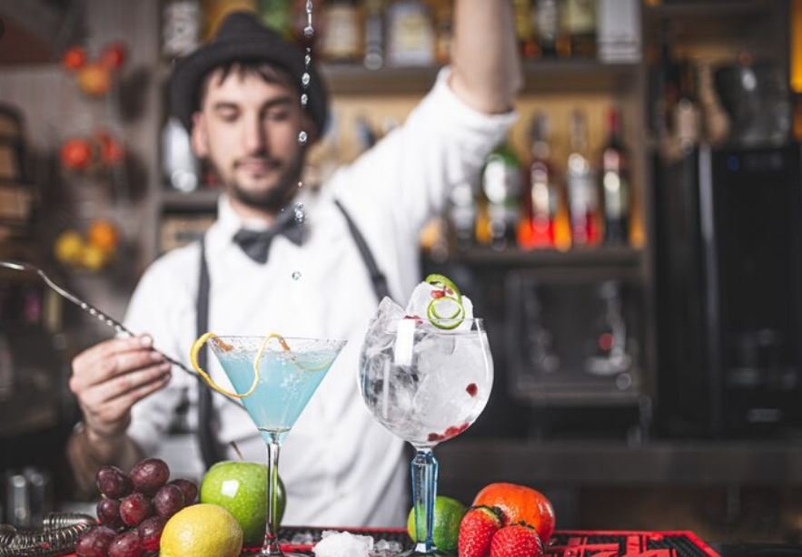The Bilingual Bartenders of Soho, How Service Workers Are London's Hidden Polyglots