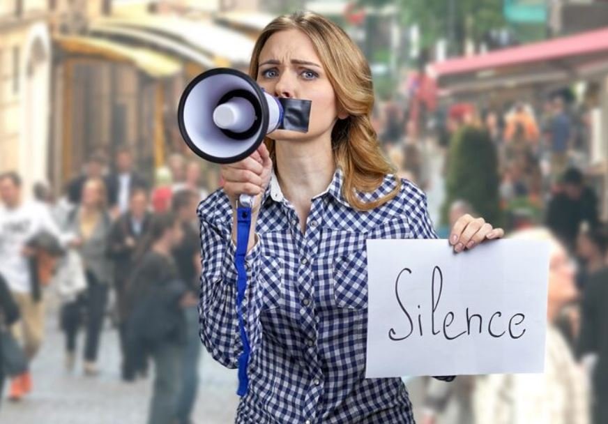 The Whitechapel Incident, How a Misleading Viral Photo Ignited London’s Language Wars